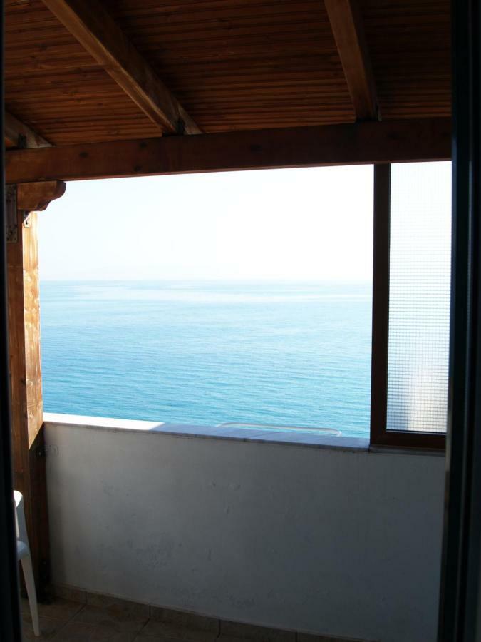Q Bay Apartments Qeparo Bagian luar foto